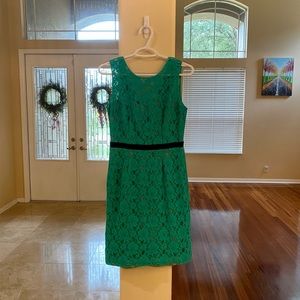 BCBGMAXAZRIA EMERALD
ALICE LACE COCKTAIL DRESS, size 6. Excellent condition
